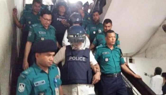 8 including 4 ex-ministers remanded in different cases
