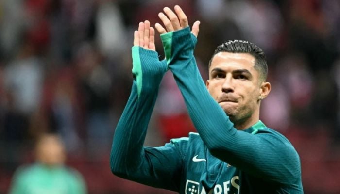 'Unique' Ronaldo an example to everyone, says Martinez