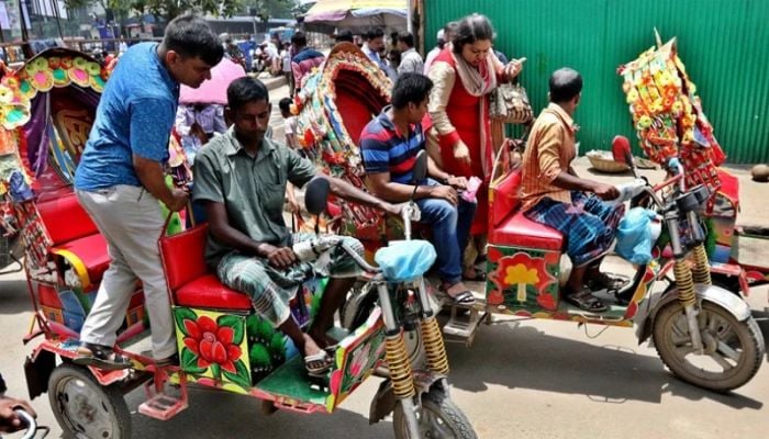 No bar on operating battery-run rickshaws for now