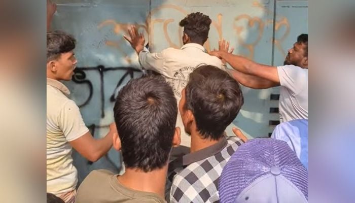 Battery-run rickshaw drivers allegedly attack BIRDEM