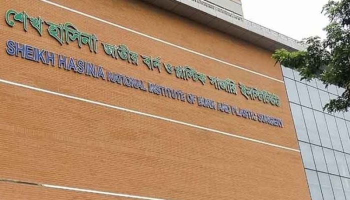Gas leakage blast burns 7 workers in Narayanganj