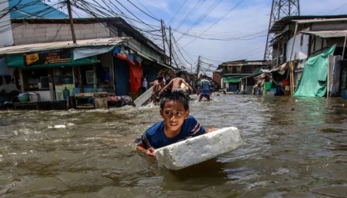 World reaches $300b climate finance deal