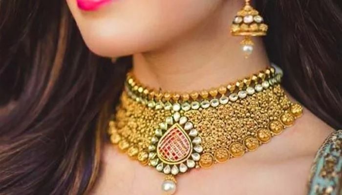 Gold will fall by Tk2,520 from Wednesday