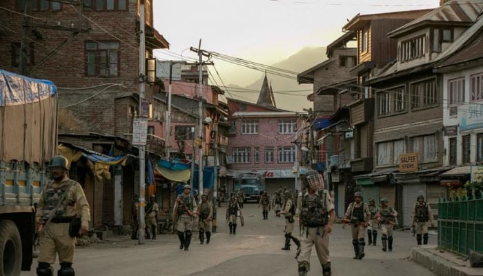 Indian troops kill two suspected militants in Kashmir