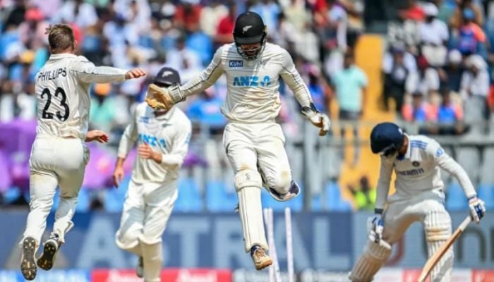 India crumble as New Zealand seal historic Test series sweep