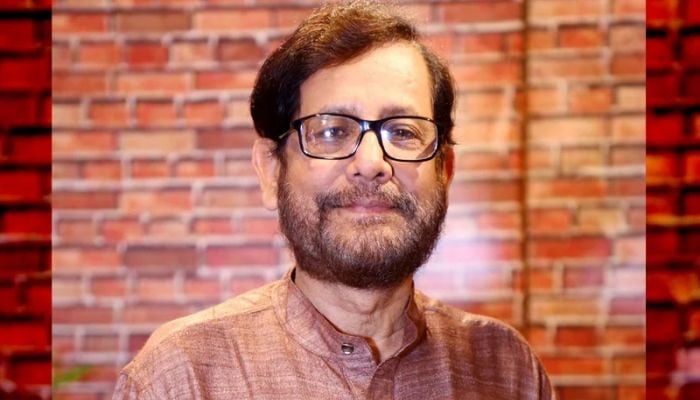 Former minister Asaduzzaman Noor attacked at BSMMU