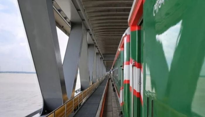 Train service on Dhaka-Benapol via Padma Bridge to begin December 2