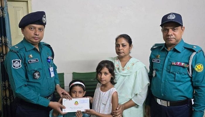 DMP gives financial aid to families of policemen killed in July-August