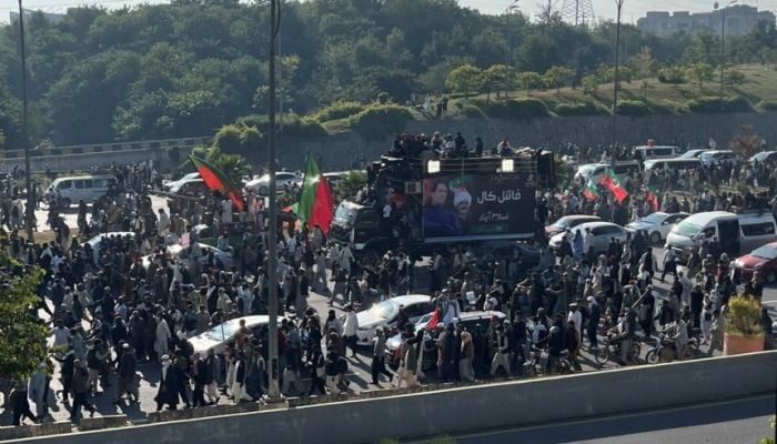 PTI protesters reach D-Chowk amid intense tear gas shelling