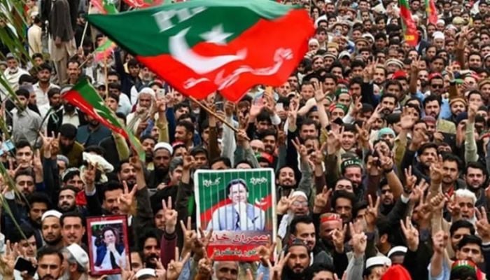 Imran Khan's supporters withdraw protest, retreat from Islamabad