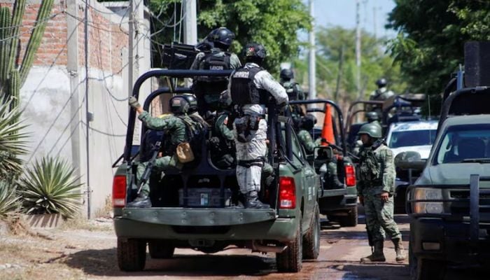 10 dead, 7 injured as gunmen open fire at Mexico bar