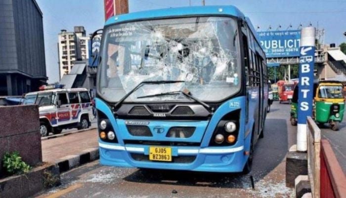 Bus accident kills 6 people in India's Mumbai
