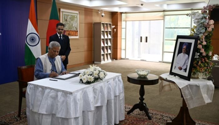CA pays homage to Manmohan Singh at Indian High Commission