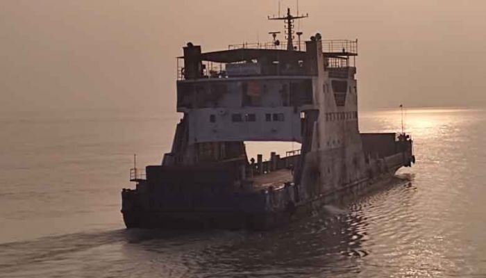 Ferry movement resumes after 3hrs on Paturia-Daulatdia route