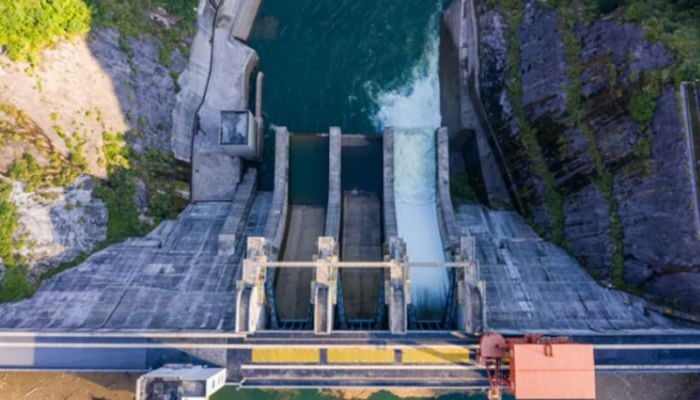 China to build world's largest hydropower dam in Tibet