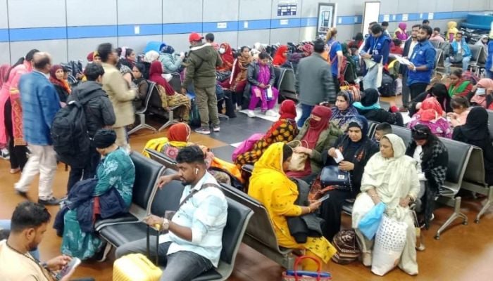 105 more Bangladeshis return from Lebanon amid ongoing conflict