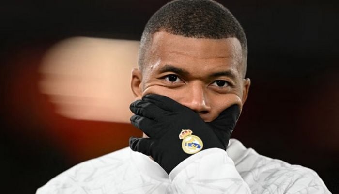 Mbappe takes PSG wage dispute to French league committee