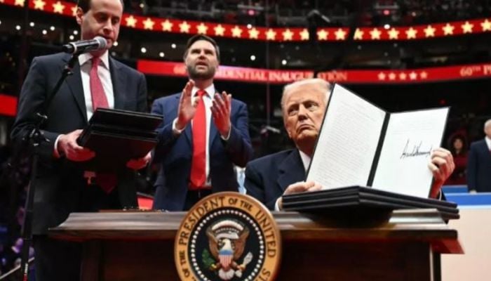 Trump leaves Paris climate agreement