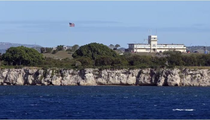 Trump orders opening of migrant detention center at Guantánamo Bay