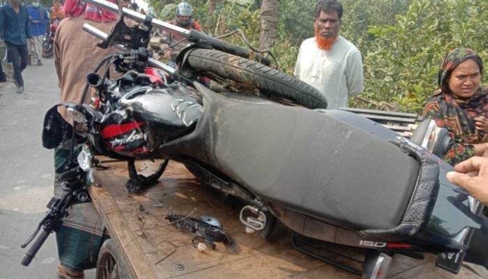 3 schoolgoers die in Natore bike accident