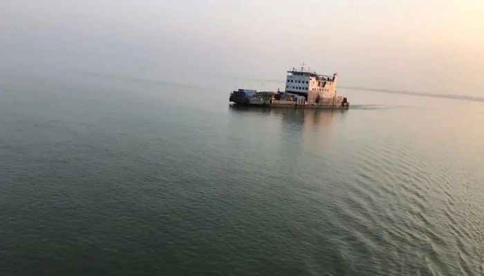 Ferry movement resumes after nearly 8hrs in Aricha-Kazirhat