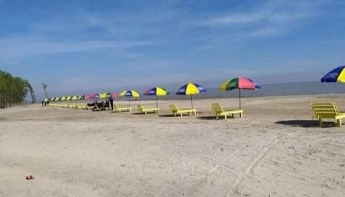 Monpura's Hawaii beach becomes booming tourist destination