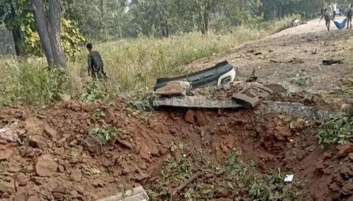 Indian Maoist roadside bomb kills nine troops