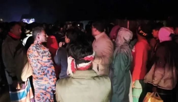 5 die in truck-auto-rickshaw head-on collision
