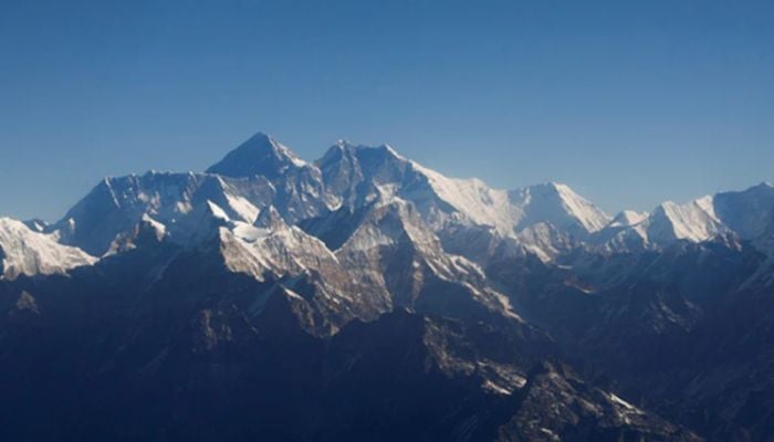 China shuts down Mt Everest scenic area after Tibet quake