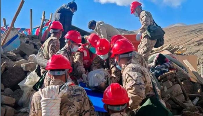 Rescuers search for survivors after Tibet quake kills at least 126