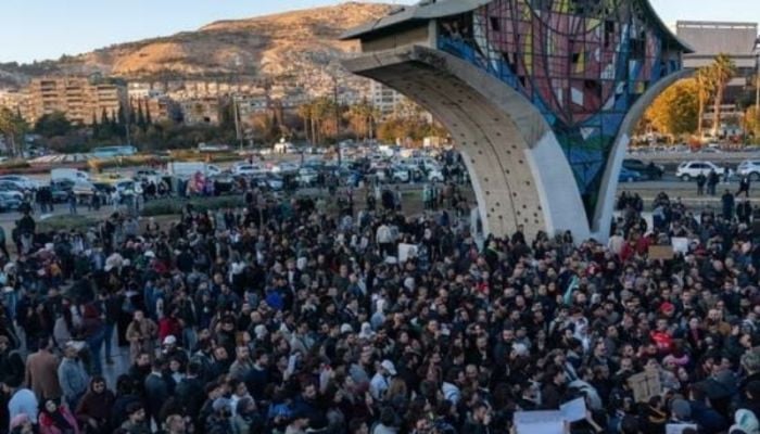 Syria monitor says 35 people executed without trial in three days