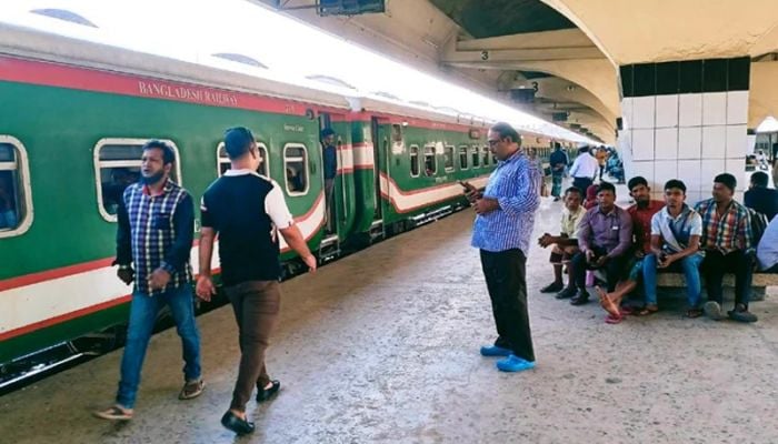 Train services resume, schedule disrupted