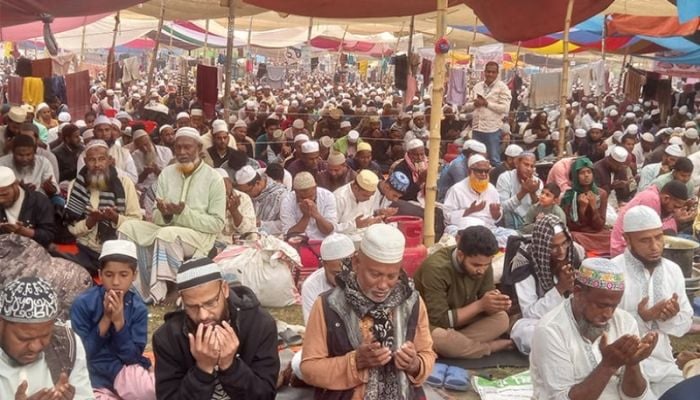 First phase of Ijtema ends with Akheri Munajat 