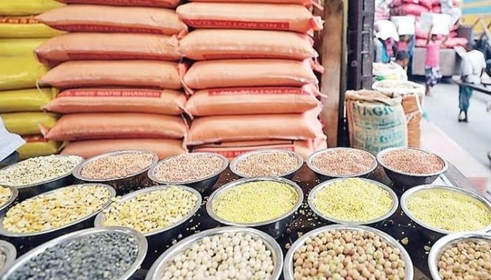 Ctg commodity market looks vibrant with Ramadan goods, sees price fall 