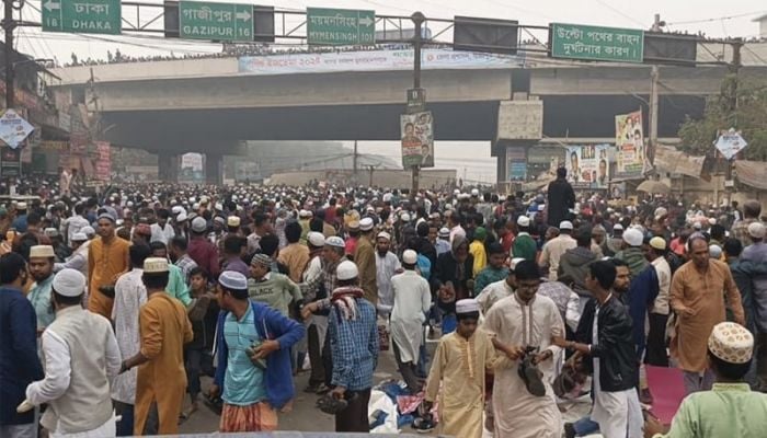 Drone panic during Akheri Munajat injured more than 100