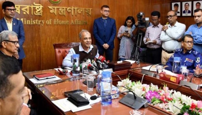 Home Adviser inaugurates Visa on Arrival online app for foreigners 
