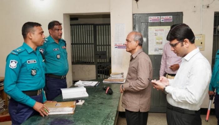 Home Adviser visits 4 police stations early morning, SI-constable suspended