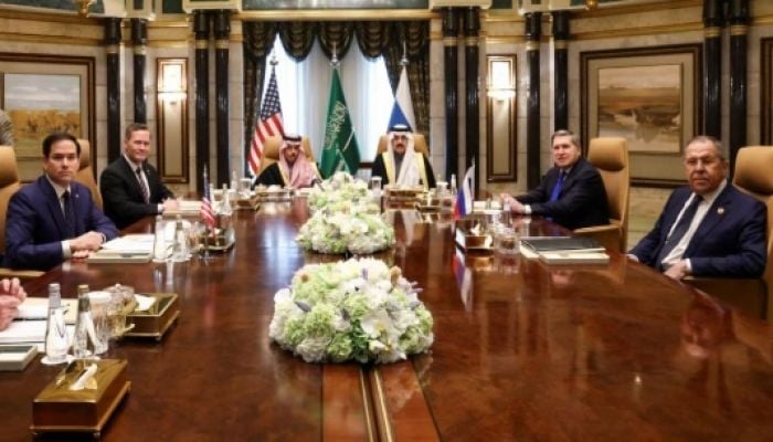 US and Russia begin talks aimed at ending Ukraine war