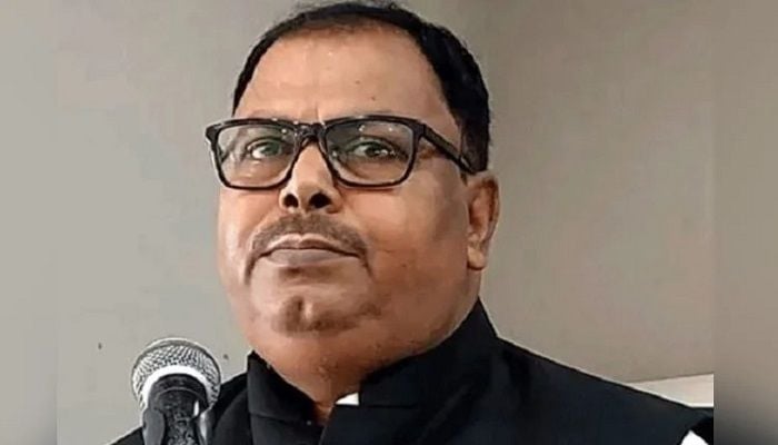 Court freezes bank accounts of ex-state minister Zakir, imposes travel ban