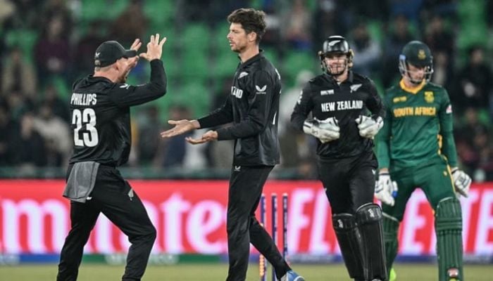 New Zealand thrash Proteas to set up final against India