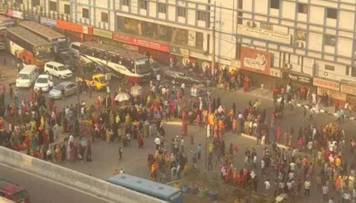 RMG worker dies in Banani, protesters block road