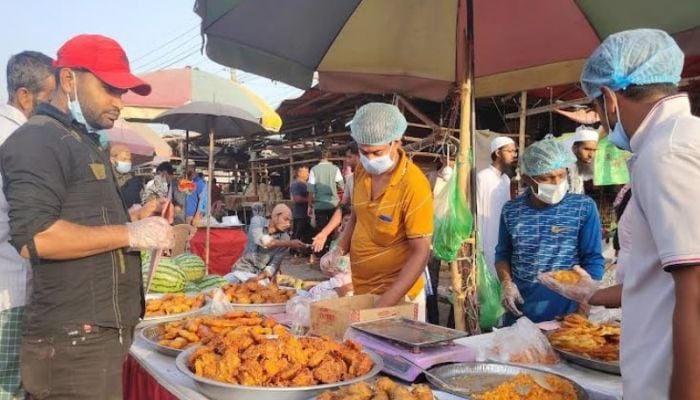 Khulna's iftar markets bustling with crowds