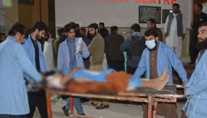 At least 25 bodies retrieved from Pakistan train siege