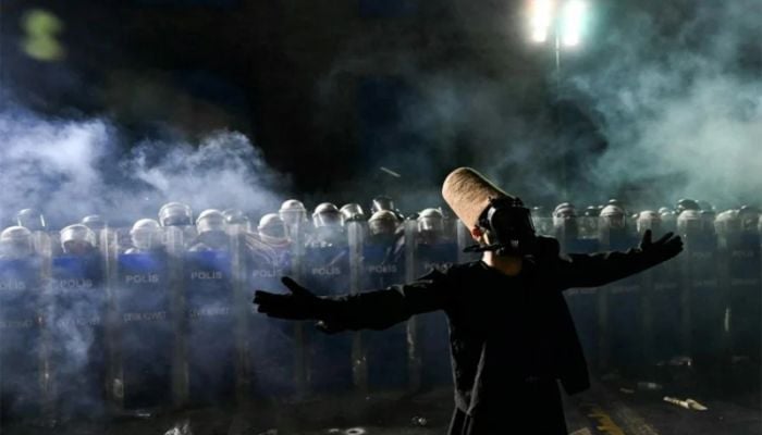 Protesters hit Istanbul streets again over Erdogan rival's arrest