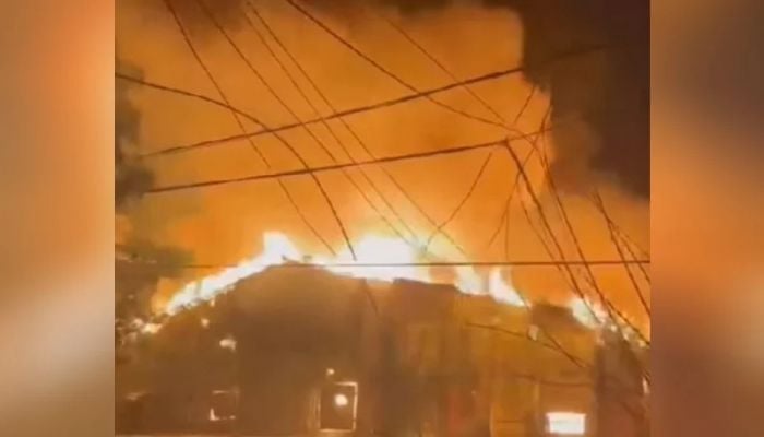 Fire breaks out in Mohakhali slum, under control after 2hrs