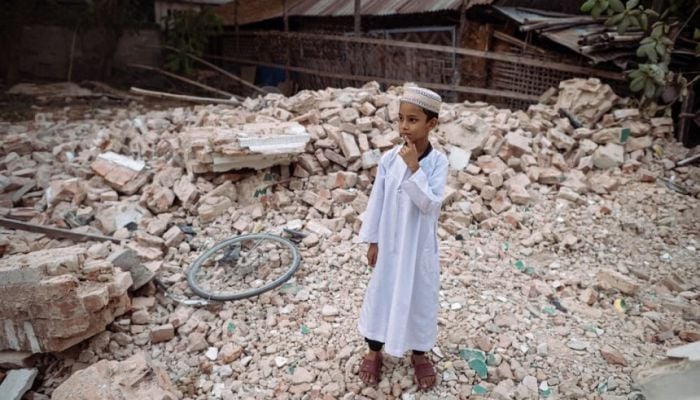 Myanmar declares week of mourning as hopes fade for quake survivors