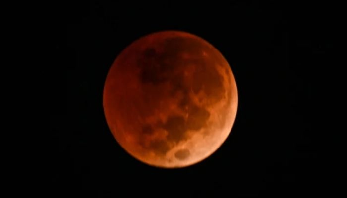 Stargazers marvel at 'Blood Moon', rare total lunar eclipse