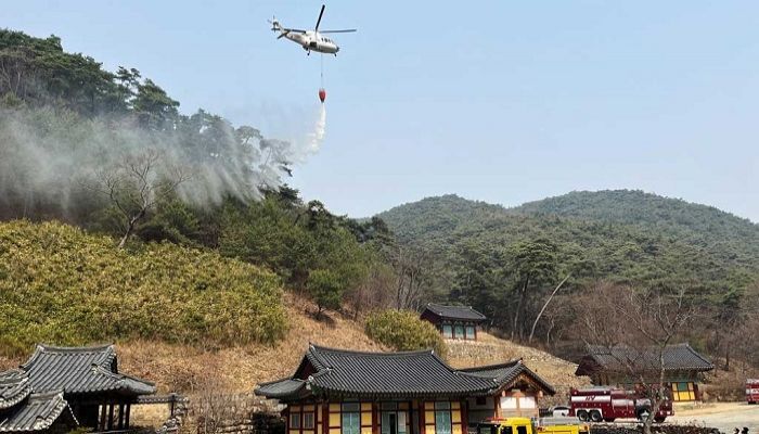 South Korea wildfires spread forcing evacuation of four local prisons, homes