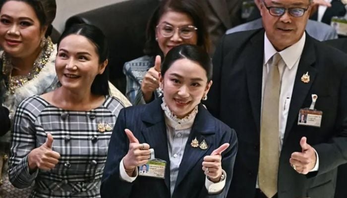 Thai PM survives no-confidence vote