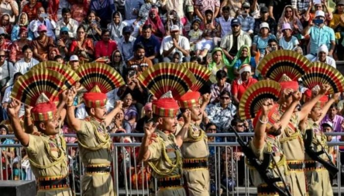 No handshake at muted India-Pakistan border ceremony